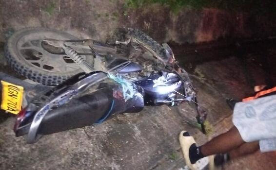 “Fatal accidente de tránsito en la vía Leticia – Tarapacá deja una persona fallecida y otra herida” “Fatal accidente de tránsito en la vía Leticia – Tarapacá deja una persona fallecida y otra herida”