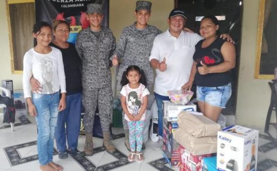 Fuerza Aérea Colombiana regala sonrisas a madres del Amazonas