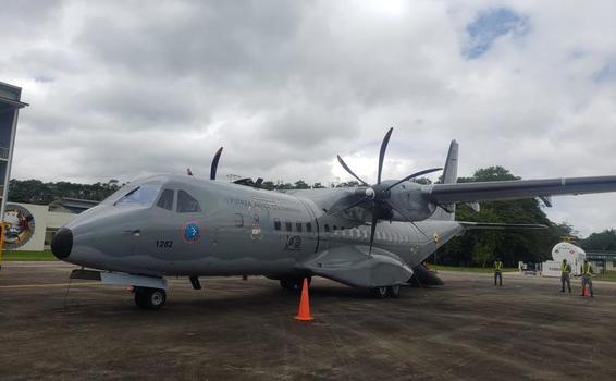 Avión de su Fuerza Aérea, transportó cinco toneladas de alimentos a área no municipalizada del Amazonas Avión de su Fuerza Aérea, transportó cinco toneladas de alimentos a área no municipalizada del Amazonas