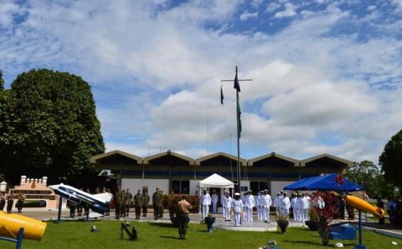 Fuerza Militares de Colombia participan en ceremonia militar en Tabatinga