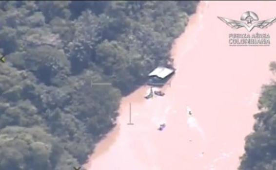 Fuerza Pública, logra duro golpe a la minería ilegal en el Amazonas Fuerza Pública, logra duro golpe a la minería ilegal en el Amazonas