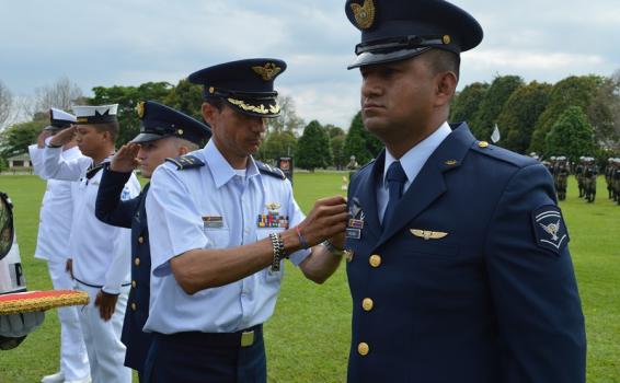 Ceremonia de ascenso de suboficiales de las Fuerzas Militares en el Amazonas