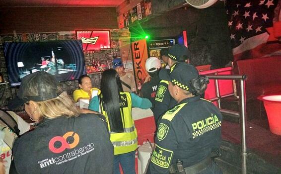 POLICÍA NACIONAL IMPLEMENTA PLANES DE CONTROL A ESTABLECIMIENTOS ABIERTOS AL PÚBLICO EN LETICIA POLICÍA NACIONAL IMPLEMENTA PLANES DE CONTROL A ESTABLECIMIENTOS ABIERTOS AL PÚBLICO EN LETICIA
