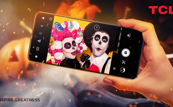 Captura los mejores momentos de la preparación y celebración de la fiesta de Halloween con el smartphone TCL 30+