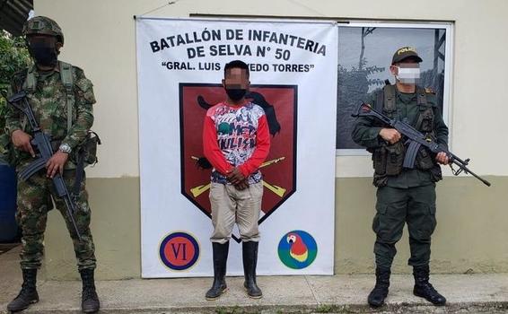 POLICÍA EN PUERTO SANTANDER CAPTURA UN HOMBRE POR COMETER DAÑOS AMBIENTALES POLICÍA EN PUERTO SANTANDER CAPTURA UN HOMBRE POR COMETER DAÑOS AMBIENTALES