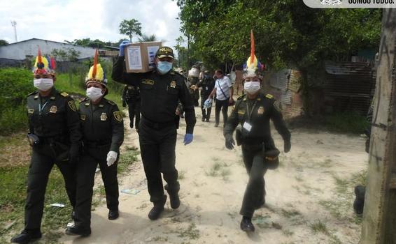 POLICÍA NACIONAL EN EL AMAZONAS APOYA CAMPAÑA PRESIDENCIAL “COLOMBIA ESTÁ CONTIGO” POLICÍA NACIONAL EN EL AMAZONAS APOYA CAMPAÑA PRESIDENCIAL “COLOMBIA ESTÁ CONTIGO”