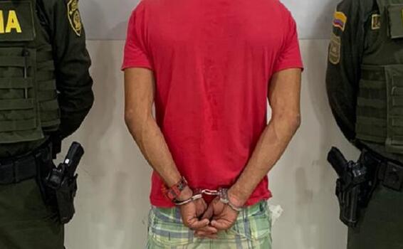 EN EL AEROPUERTO DE LETICIA, FUE CAPTURADO UN SUJETO POR EL DELITO DE HOMICIDIO EN EL AEROPUERTO DE LETICIA, FUE CAPTURADO UN SUJETO POR EL DELITO DE HOMICIDIO