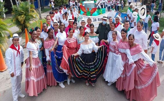 GRAN PARTICIPACIÓN DE LA POLICIA NACIONAL EN LAS FIESTAS SAN PEDRINAS EN LETICIA - AMAZONAS GRAN PARTICIPACIÓN DE LA POLICIA NACIONAL EN LAS FIESTAS SAN PEDRINAS EN LETICIA - AMAZONAS