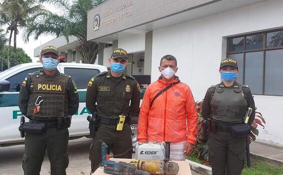 POLICÍA RECUPERA ELEMENTOS HURTADOS EN BARRIO DE LETICIA POLICÍA RECUPERA ELEMENTOS HURTADOS EN BARRIO DE LETICIA