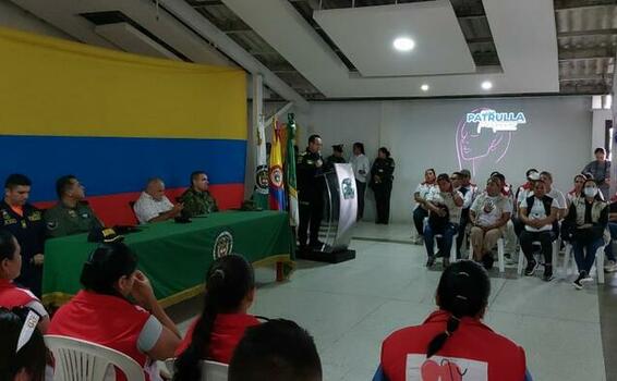 PATRULLA PURPURA DE LA POLICÍA, SE IMPLEMENTARÁ EN LA TRIPLE FRONTERA PATRULLA PURPURA DE LA POLICÍA, SE IMPLEMENTARÁ EN LA TRIPLE FRONTERA