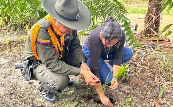 GRACIAS A NUESTROS CAMPESINOS POR TAN IMPORTANTE LABOR GRACIAS A NUESTROS CAMPESINOS POR TAN IMPORTANTE LABOR