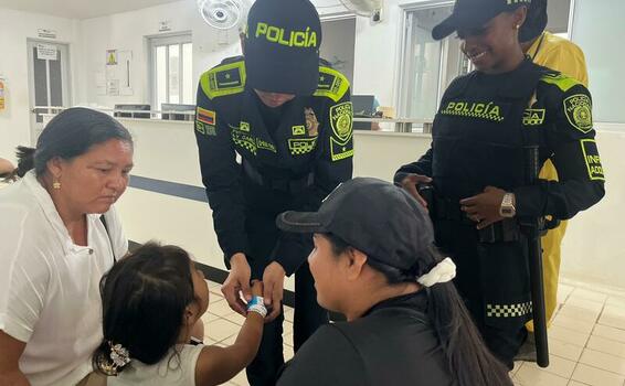¡APARECIÓ! GRACIAS A LA RAPIDA REACIÓN DE LA POLICÍA NACIONAL FUE ENCONTRADA NIÑA DESAPARECIDA EN LIMITE FRONTERIZO ¡APARECIÓ! GRACIAS A LA RAPIDA REACIÓN DE LA POLICÍA NACIONAL FUE ENCONTRADA NIÑA DESAPARECIDA EN LIMITE FRONTERIZO