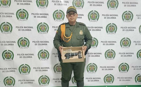 Policía halló arma de fuego en bodegas de carga del aeropuerto de Leticia Policía halló arma de fuego en bodegas de carga del aeropuerto de Leticia