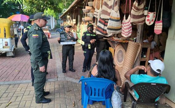 Policía Nacional refuerza campañas preventivas para la protección de la flora y fauna en el centro de Leticia Policía Nacional refuerza campañas preventivas para la protección de la flora y fauna en el centro de Leticia