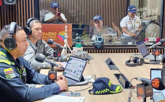 Policía Nacional presentó balance operativo en el espacio radial “Cuéntele al Comandante” por RTVC Leticia 95.5 FM Policía Nacional presentó balance operativo en el espacio radial “Cuéntele al Comandante” por RTVC Leticia 95.5 FM