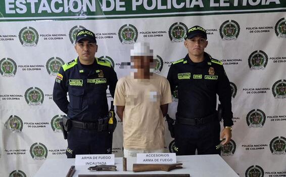 La policía nacional Captura a un ciudadano por porte ilegal de arma de fuego en el Amazonas