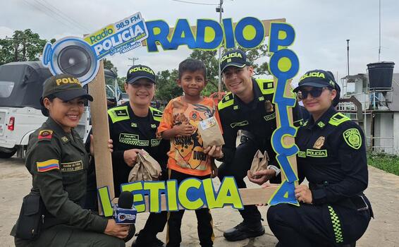 La Policía nacional en el Amazonas celebra el Día del niño