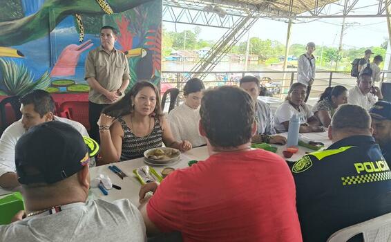Ministra de medio ambiente visita el Amazonas Ministra de medio ambiente visita el Amazonas