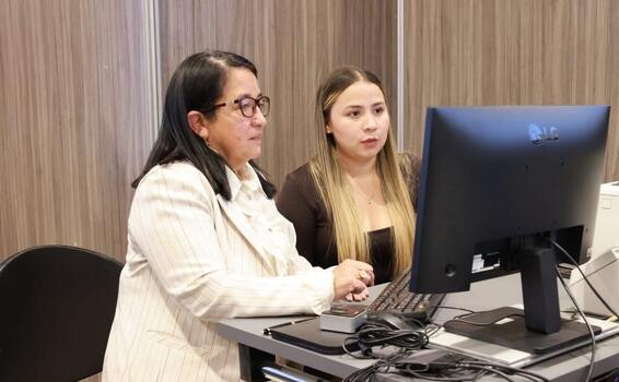 CNE avanza en los escrutinios de la elección presidencial con garantías de transparencia CNE avanza en los escrutinios de la elección presidencial con garantías de transparencia