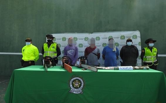 CAPTURAMOS A TRES PERSONAS POR APROVECHAMIENTO ILÍCITO DE LOS RECURSOS NATURALES RENOVABLES CAPTURAMOS A TRES PERSONAS POR APROVECHAMIENTO ILÍCITO DE LOS RECURSOS NATURALES RENOVABLES