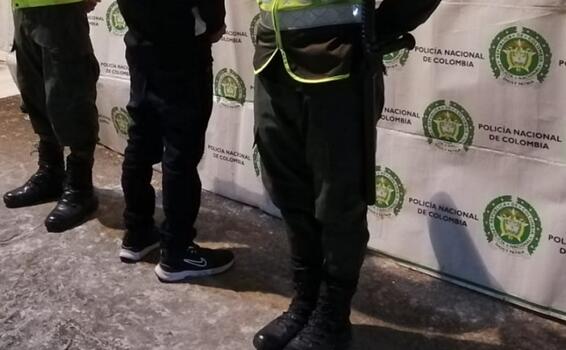 APREHENDIDO ADOLESCENTE POR ORDEN JUDICIAL APREHENDIDO ADOLESCENTE POR ORDEN JUDICIAL