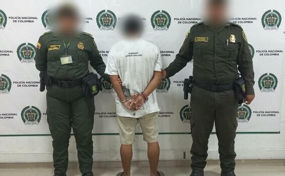 POLICÍA Y COMUNIDAD CAPTURAN EN FLAGRANCIA A SUJETO QUE LE HABRÍA QUITADO LA VIDA A SU PROPIO HERMANO POLICÍA Y COMUNIDAD CAPTURAN EN FLAGRANCIA A SUJETO QUE LE HABRÍA QUITADO LA VIDA A SU PROPIO HERMANO