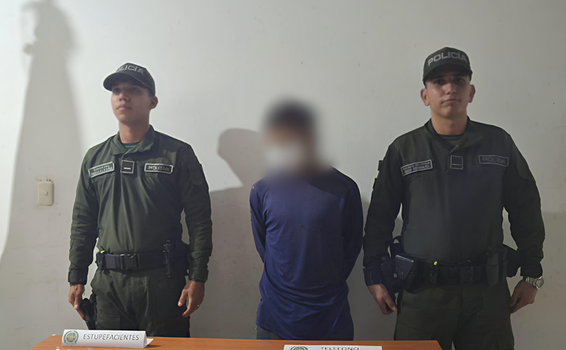 Policía captura a persona por tráfico de estupefacientes en Puerto Nariño, Amazonas Policía captura a persona por tráfico de estupefacientes en Puerto Nariño, Amazonas