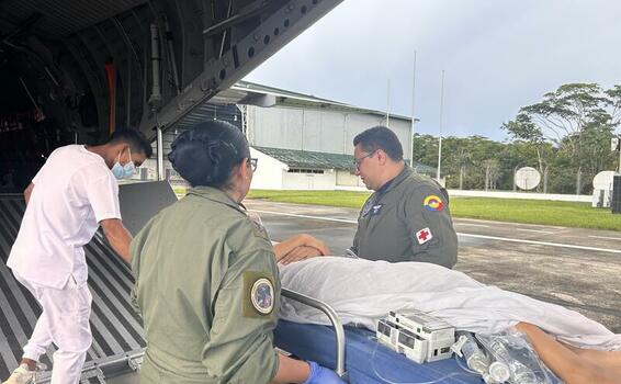 Aeronave medicalizada de su Fuerza Aeroespacial Colombiana realizó el traslado aeromédico de mujer con embarazo de alto riesgo 
