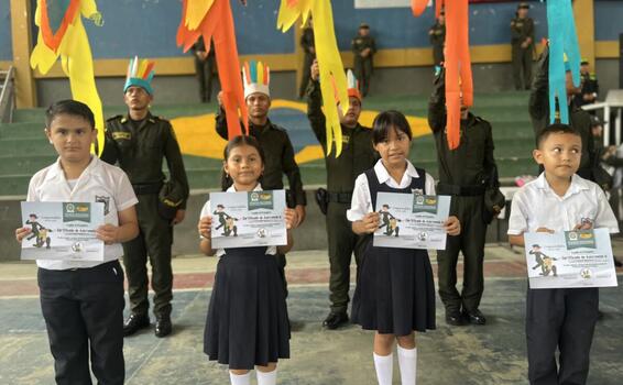 Policía Nacional y Dirección de Antinarcóticos fortalecen la prevención en entornos escolares de Leticia Policía Nacional y Dirección de Antinarcóticos fortalecen la prevención en entornos escolares de Leticia