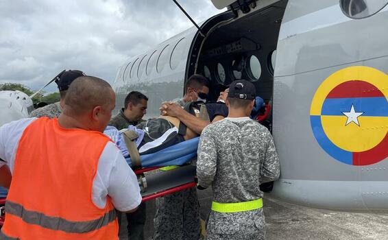 Oportuno traslado aeromédico a un adulto mayor en delicado estado de salud desde Amazonas