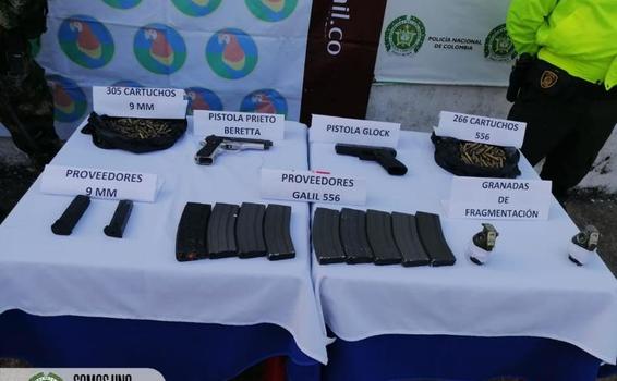 POLICÍA Y EJÉRCITO NACIONAL, INCAUTAN IMPORTANTE MATERIAL BÉLICO POLICÍA Y EJÉRCITO NACIONAL, INCAUTAN IMPORTANTE MATERIAL BÉLICO