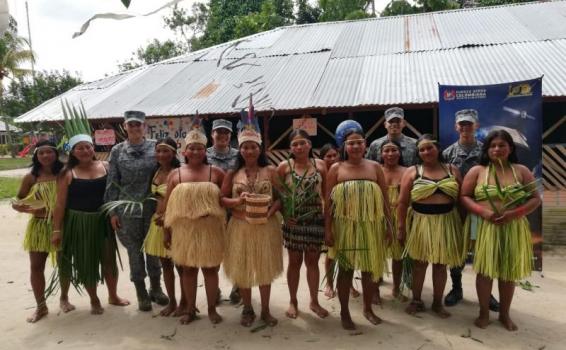 Madres del Amazonas celebran su día con la Fuerza Aérea Colombiana