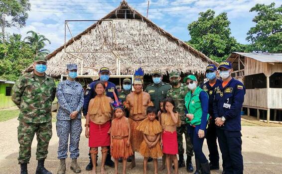 Maloca ancestral fue visitada por la Fuerza Pública para beneficiar a comunidad indígena en el Amazonas Maloca ancestral fue visitada por la Fuerza Pública para beneficiar a comunidad indígena en el Amazonas