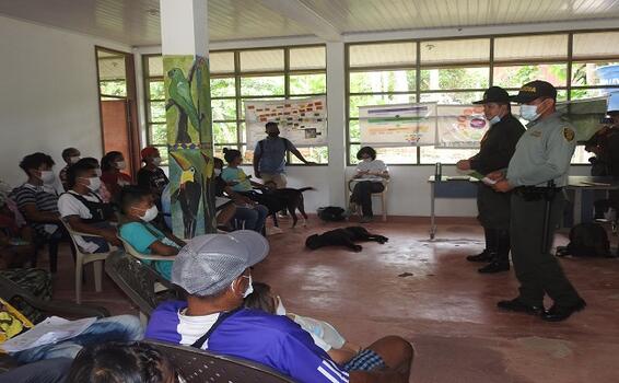 LLEGAMOS A LA COMUNIDAD DE MOCAGUA-AMAZONAS CON NUESTRAS ESPECIALIDADES DE POLICÍA LLEGAMOS A LA COMUNIDAD DE MOCAGUA-AMAZONAS CON NUESTRAS ESPECIALIDADES DE POLICÍA