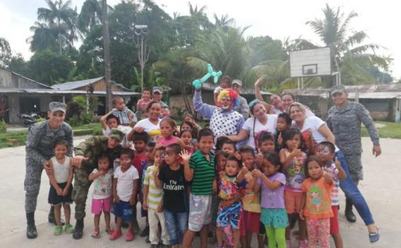 Niños del Amazonas comparten su talento con la Fuerza Aérea Colombiana