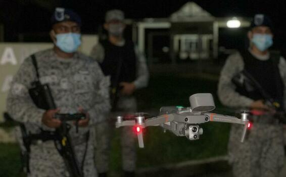 Patrullajes y perifoneo aéreo con drones, aportan mayor seguridad en el Amazonas Patrullajes y perifoneo aéreo con drones, aportan mayor seguridad en el Amazonas