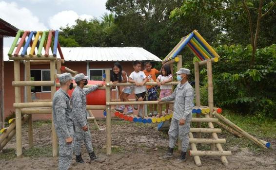 GAAMA donó nuevo parque infantil para niños y niñas amazonenses