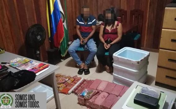 POLICÍA CAPTURA EN FLAGRANCIA PAREJA, QUIENES PRETENDÍAN INGRESAR AL MUNICIPIO 9.600 KG DE ESTUPEFACIENTE 