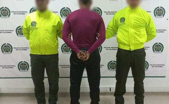 CAPTURADO UN HOMBRE POR HURTO CALIFICADO Y AGRAVADO CAPTURADO UN HOMBRE POR HURTO CALIFICADO Y AGRAVADO