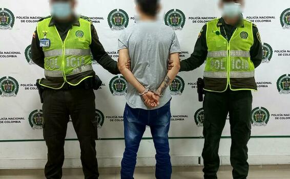 CAPTURADO UN HOMBRE EN EL AEROPUERTO INTERNACIONAL ALFREDO VASQUEZ COBO CAPTURADO UN HOMBRE EN EL AEROPUERTO INTERNACIONAL ALFREDO VASQUEZ COBO