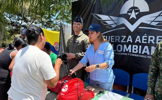 Educación y esperanza vuelan hacia La Pedrera, Amazonas Educación y esperanza vuelan hacia La Pedrera, Amazonas