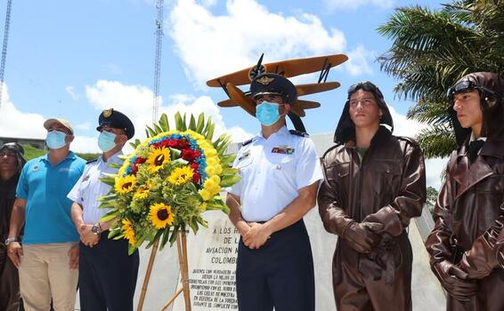 Homenaje al 89° aniversario del conflicto colombo-peruano, fue presidido por su Fuerza Aérea en el Amazonas 