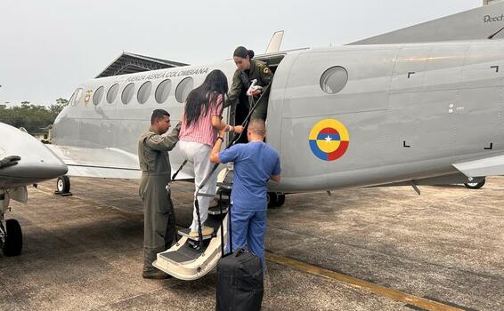 Mujer con problemas cardiacos fue transportada desde Leticia por su Fuerza Aérea Mujer con problemas cardiacos fue transportada desde Leticia por su Fuerza Aérea