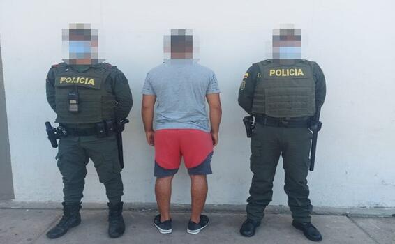 CAPTURADO UN SUJETO POR EL DELITO DE VIOLENCIA INTRAFAMILIAR CAPTURADO UN SUJETO POR EL DELITO DE VIOLENCIA INTRAFAMILIAR