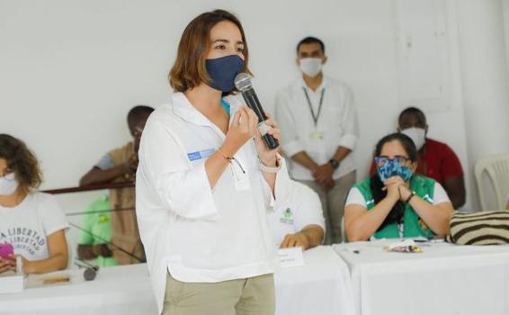 Directora de ICBF finalizó en Buenaventura jornada de trabajo por el Pacífico colombiano