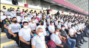 Policías de Iquitos son inoculados contra el COVID-19 image for Policías de Iquitos son inoculados contra el COVID-19