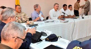 Presidente Duque en reunion en una solon 