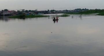 image for Denuncian que pescadores sacan pescado en zona contaminada 