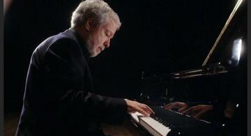 image for Pianista Nelson Freire morre aos 77 anos
