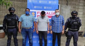 Cárcel para abogado y fiscal por negociar fallos judiciales image for Cárcel para abogado y fiscal por negociar fallos judiciales